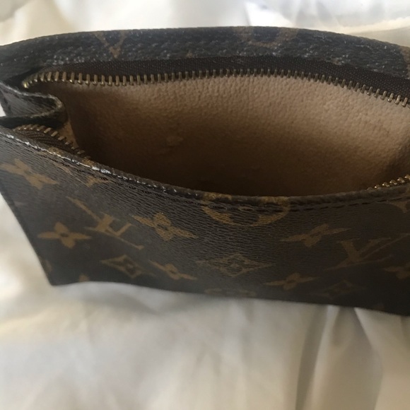 Louis Vuitton Wallet - Picture 6 of 9